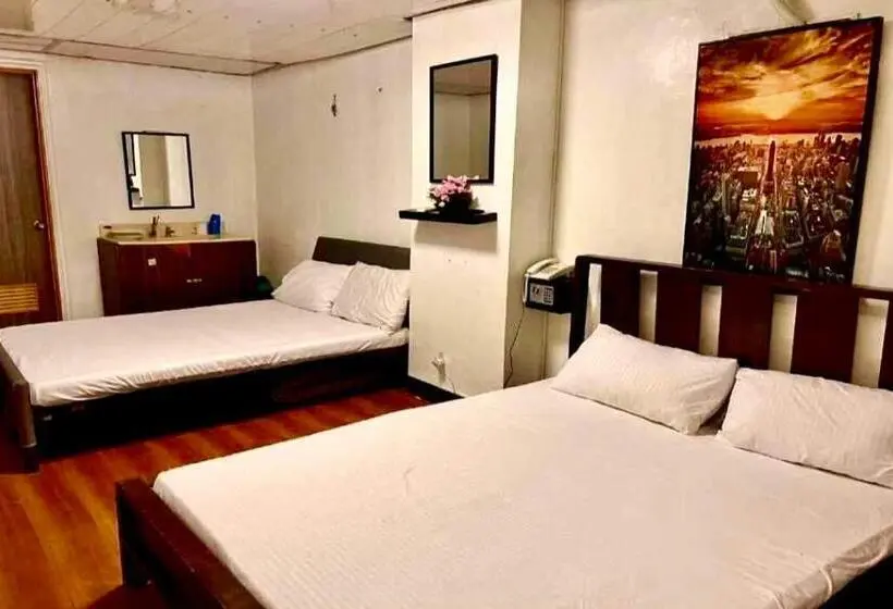 اتاق استاندارد چهار تخته, Reddoorz At Emperor Manila Boutique