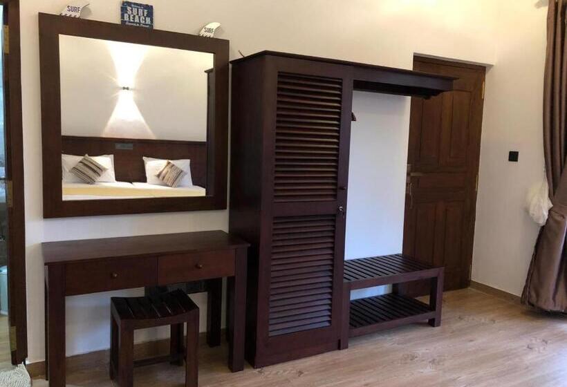 标准间带阳台, Sababa Surf Cafe Whiskey Point