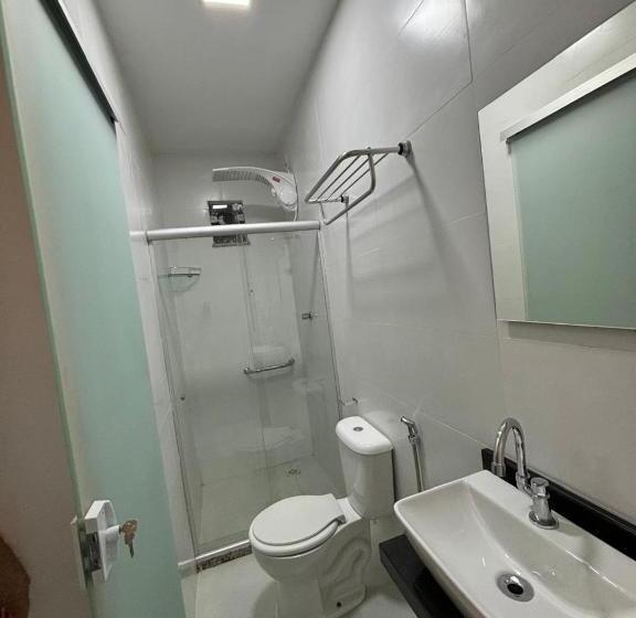 חדר סטנדרט לשלושה, Torre