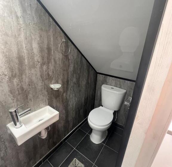استودیوی استاندارد, North West Studios