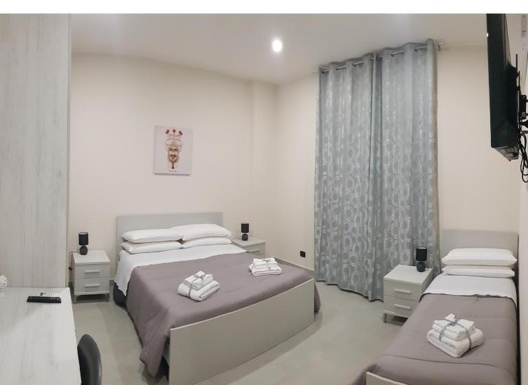 غرفة قياسية ثلاثية, Beb575