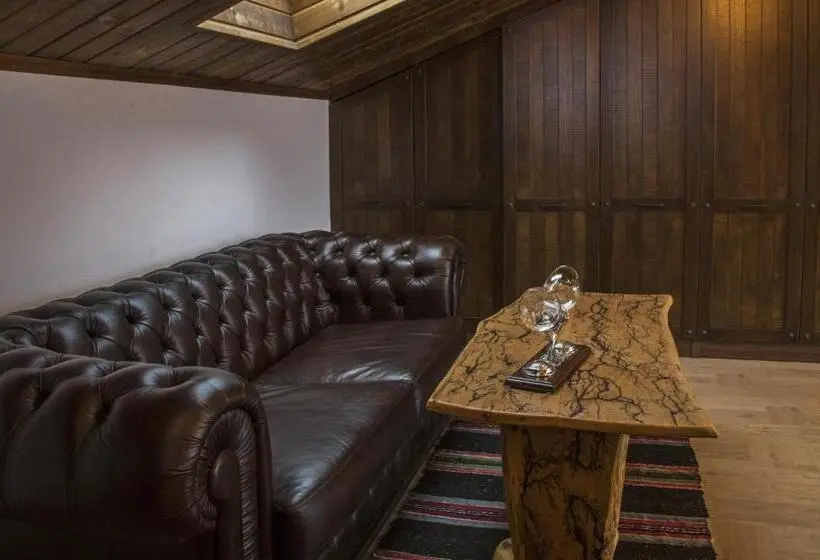 エクゼクティブスイート, Chateau Erkech