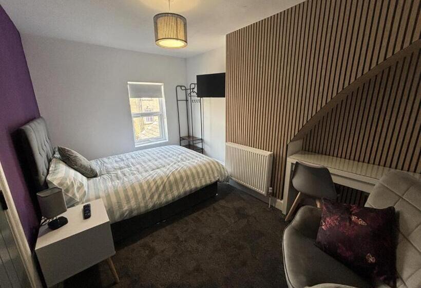 Standart Oda, Ensuite Rooms Serviced Accommodation Close To Bae