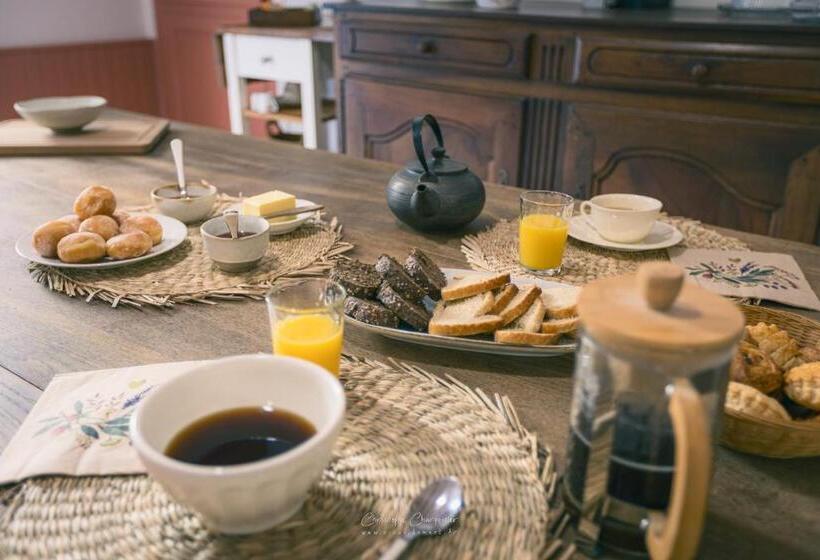 스탠다드 룸, Le Prieuré Sainte Croix