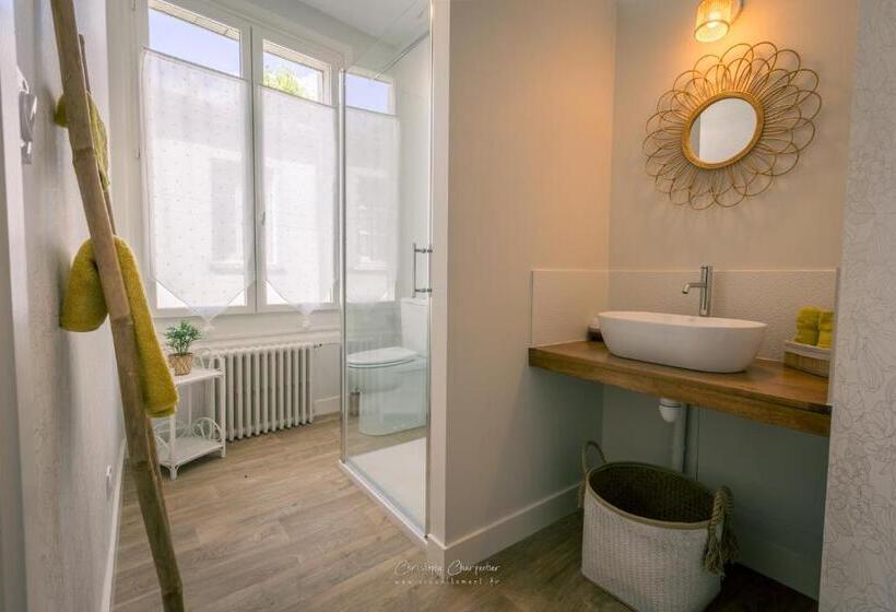 스위트, Le Prieuré Sainte Croix