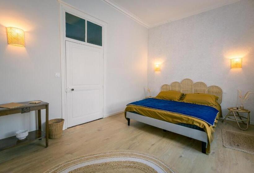 스위트, Le Prieuré Sainte Croix