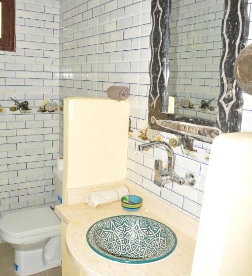 スタンダードルーム, Sahara House