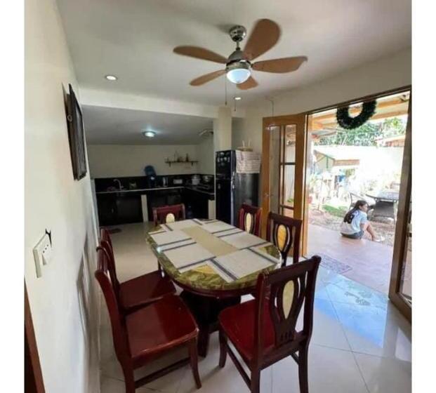 آپارتمان دلوکس 3 خوابه, The Armoury