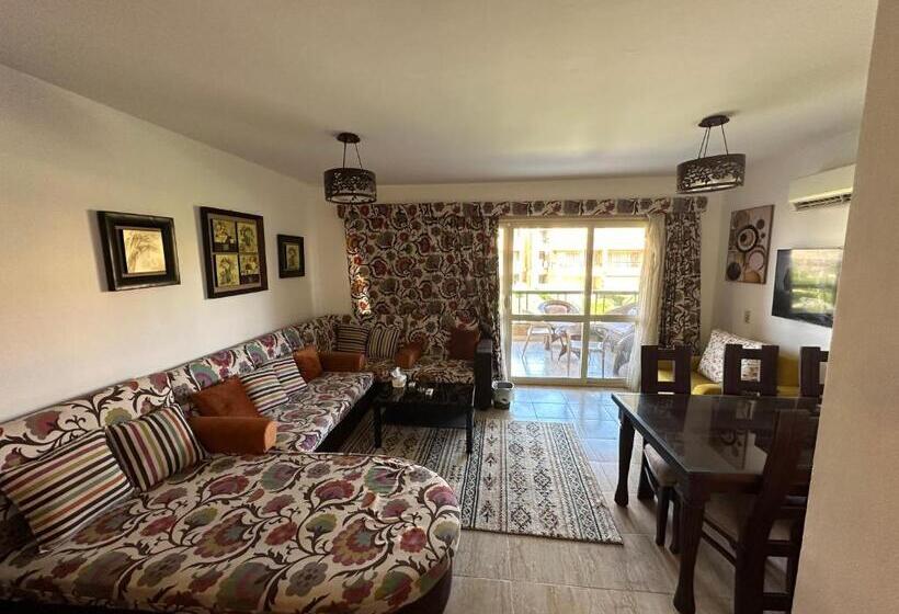 آپارتمان 1 خوابه با چشمانداز استخر, بلومار Blumar