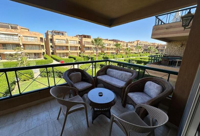 آپارتمان 1 خوابه با چشمانداز استخر, بلومار Blumar