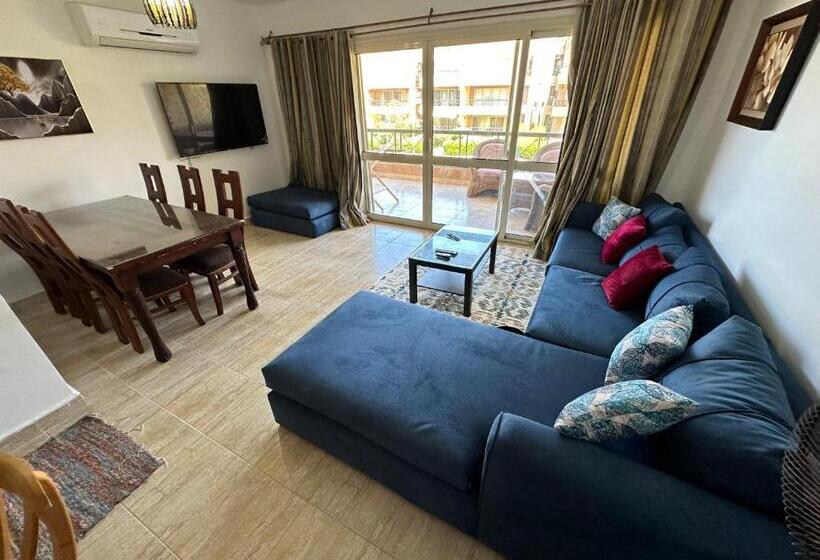 آپارتمان 1 خوابه با چشمانداز استخر, بلومار Blumar