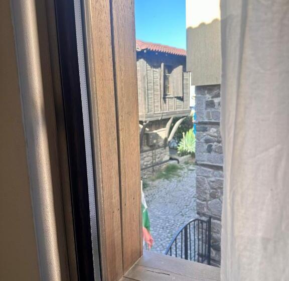 اتاق لوکس, Arthotel Oscar I Sozopol