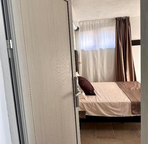 اتاق لوکس با چشمانداز دریا, Arthotel Oscar I Sozopol