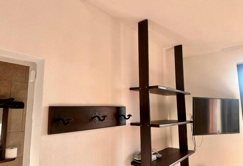 اتاق لوکس با بالکن و چشمانداز دریا, Arthotel Oscar I Sozopol