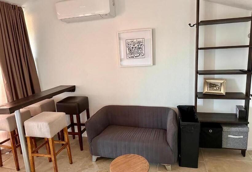 2 Bedroom Family Apartment with Views, Arthotel Oscar I Sozopol