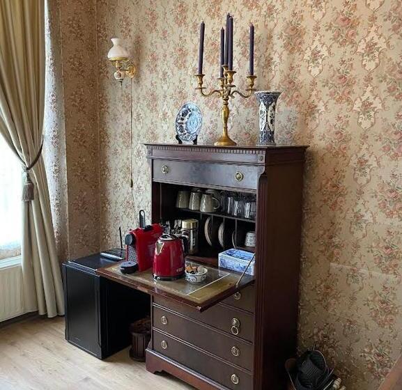 חדר דלוקס נוף לגינה, Luxurious Classical Dutch Styled Room In City Centre Of The Hague