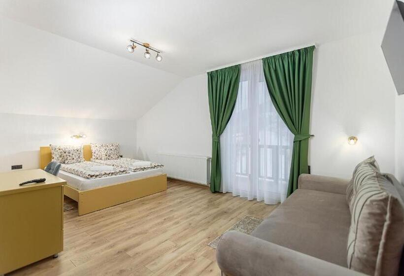 غرفة قياسية رباعية مزودة بشُرفة, Patakparti 4