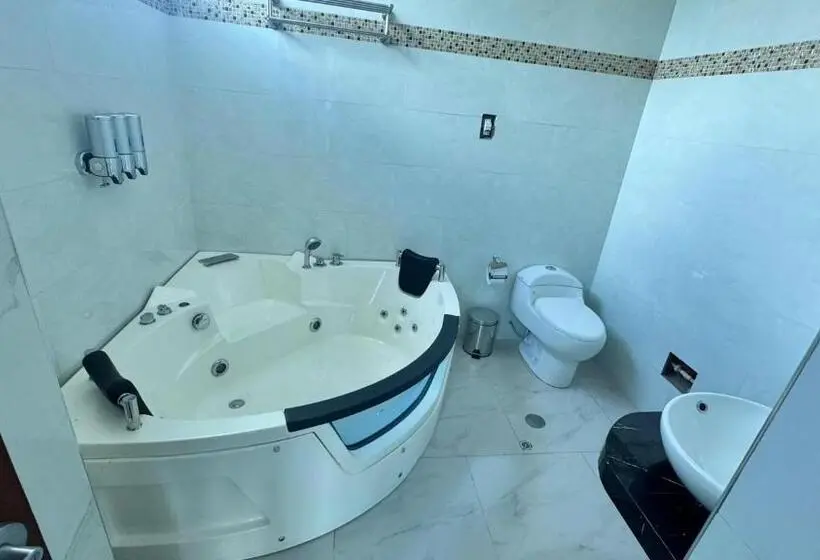سوییت, Caruzo Hotel And Suites