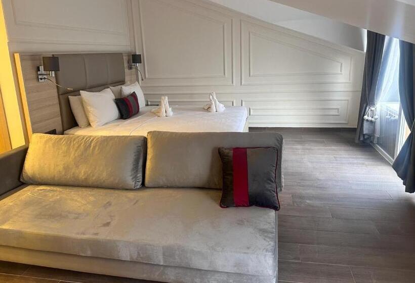 غرفة ديلوكس مزوَّدة بجاكوزي, Ramada by Wyndham Fethiye Oludeniz