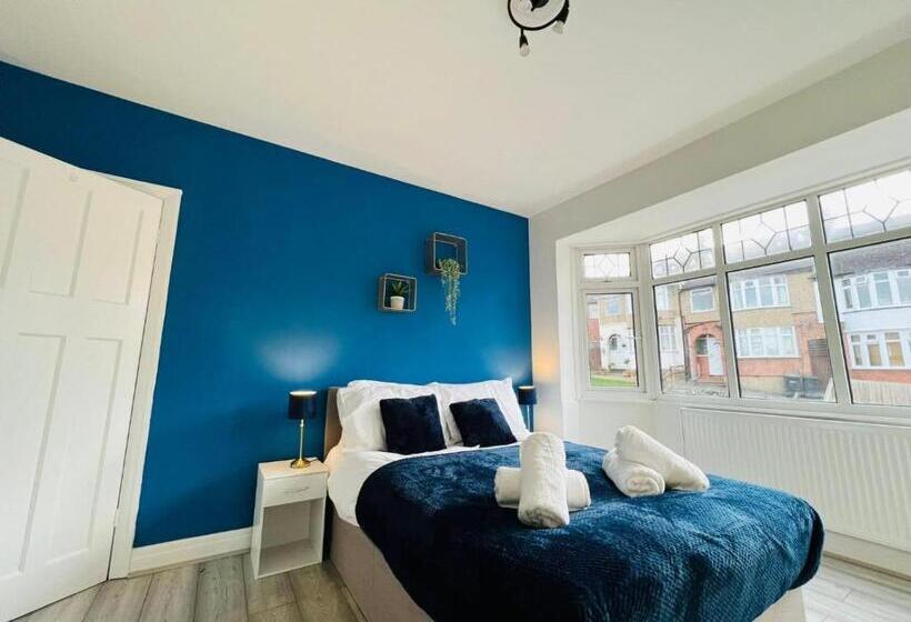 اتاق لوکس, Sariyu Space Luton