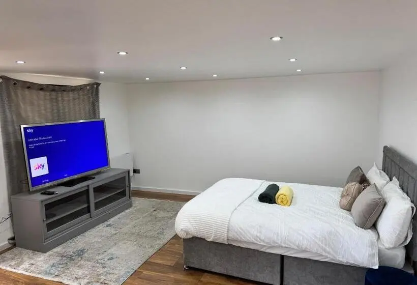 استودیوی استاندارد, Twickenham Stadium Studio