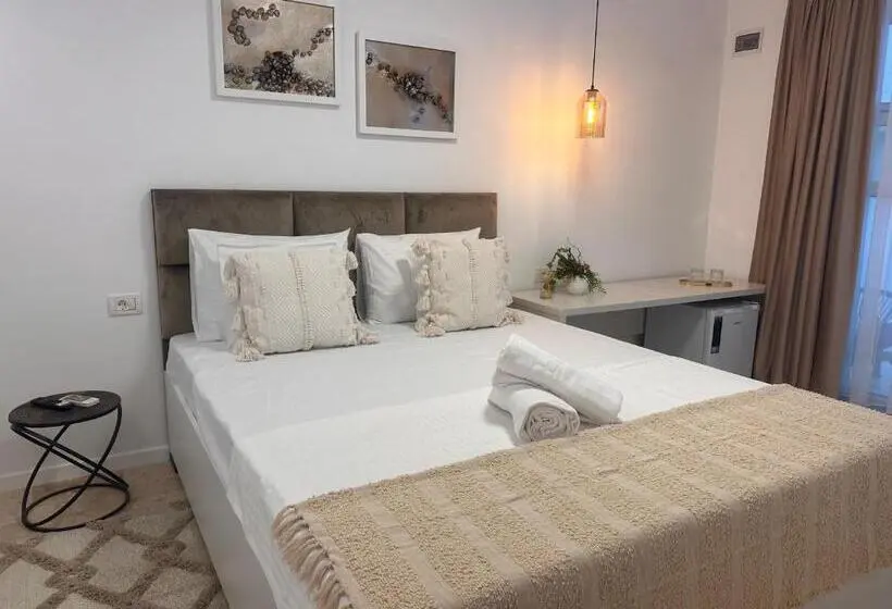 Family Room, Vila Nicolas