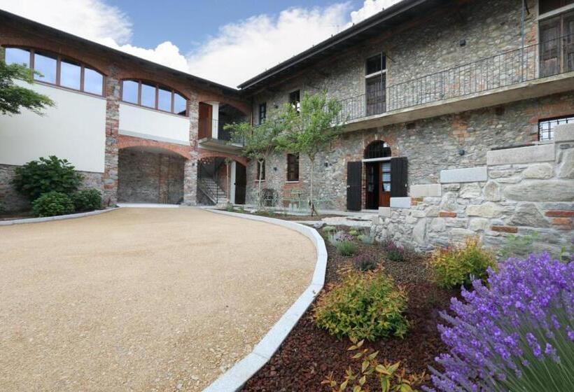 דירת חדר, Greenrose