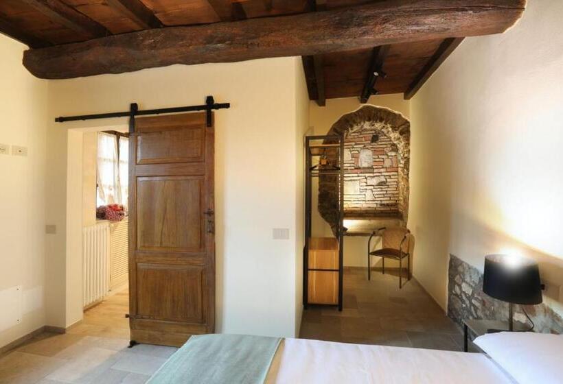 דירת חדר, Greenrose