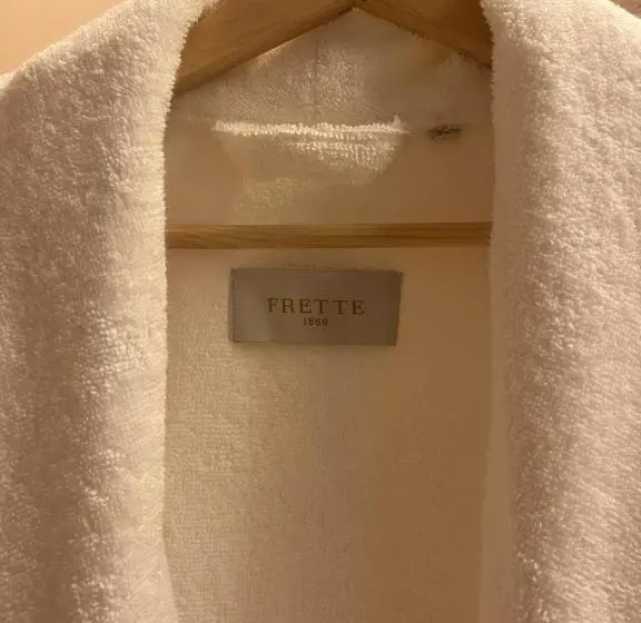 キングサイズベッドのスタンダードルーム, Allegra Suites