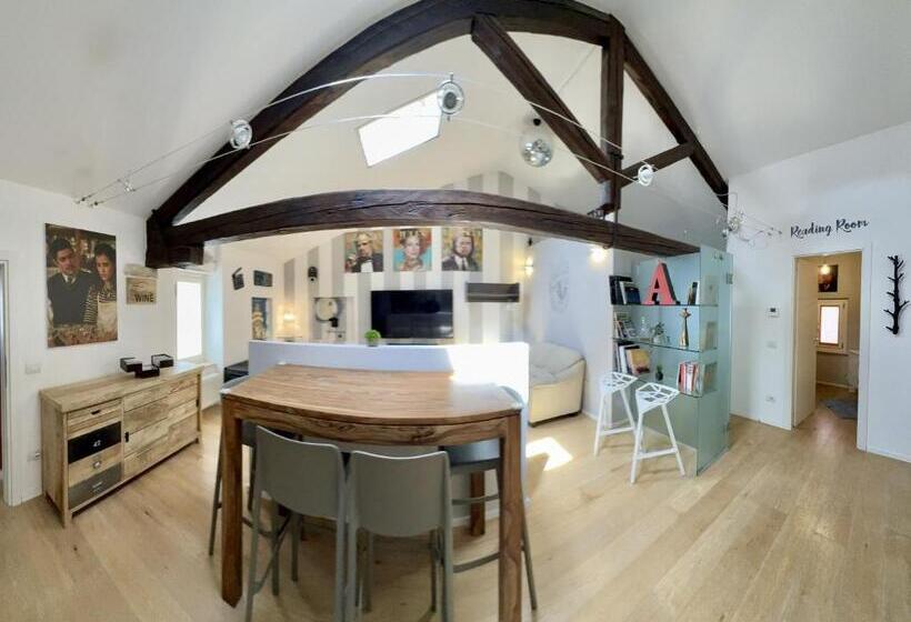 1 Bedroom Penthouse Apartment, Movie Loft Art Piccolo Attico Immerso Nell Arte Con Parcheggio Privato