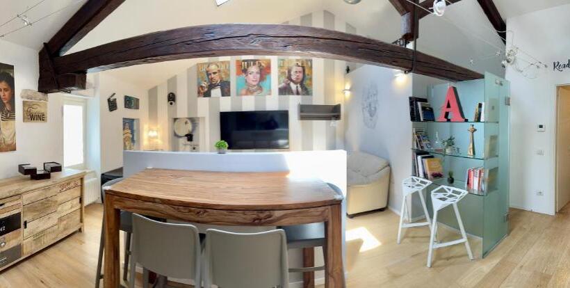 1 Bedroom Penthouse Apartment, Movie Loft Art   Piccolo Attico Immerso Nell Arte Con Parcheggio Privato