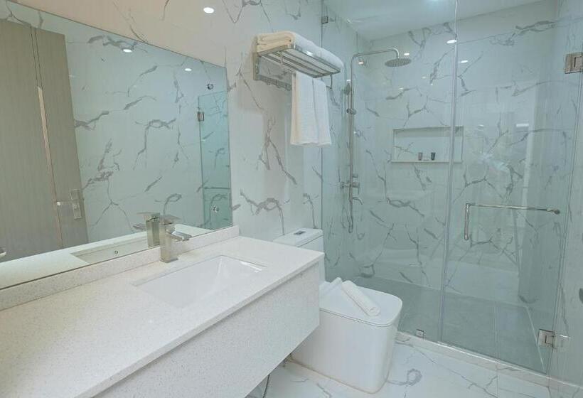 اتاق لوکس با بالکن, Hamersons Hotel Cdo