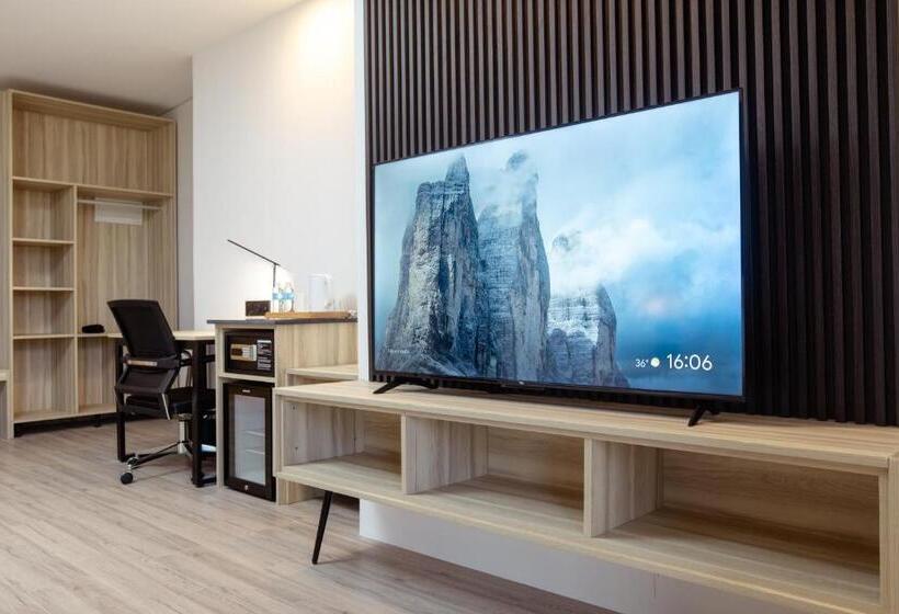 اتاق استاندارد با تخت بزرگ, Hamersons Hotel Cdo