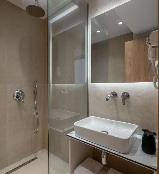 اتاق لوکس با چشم‌انداز دریا, Austin Boutique