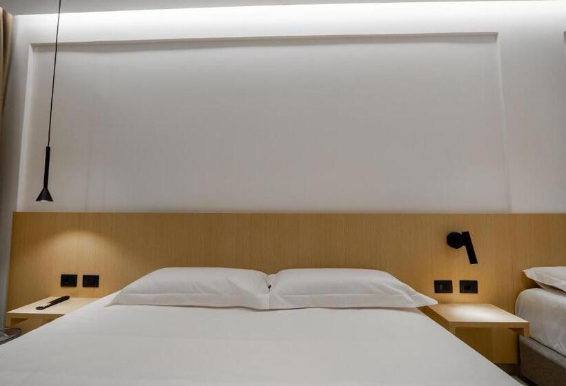 اتاق لوکس سه تخته, Austin Boutique