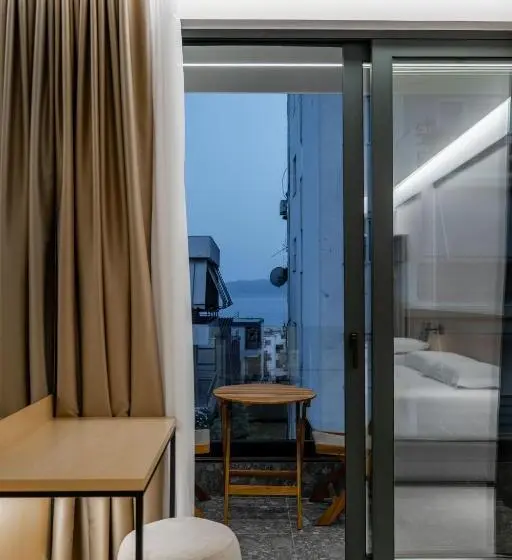 Triple Room Sea View, Austin Boutique