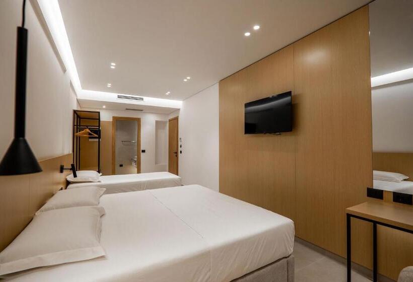 Triple Room Sea View, Austin Boutique