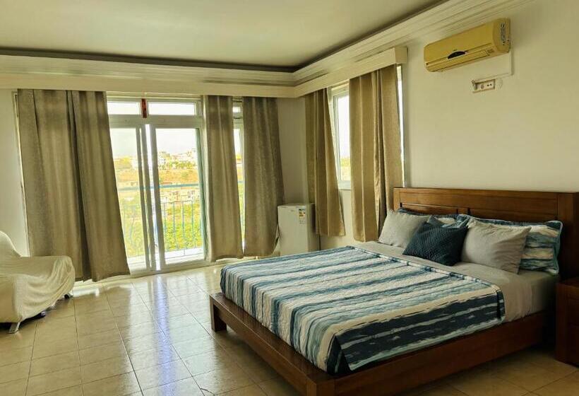 سوئیت با بالکن, Techas Mansion Guesthouse