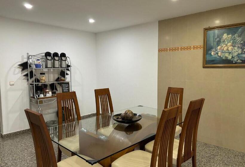 سوئیت با بالکن, Techas Mansion Guesthouse