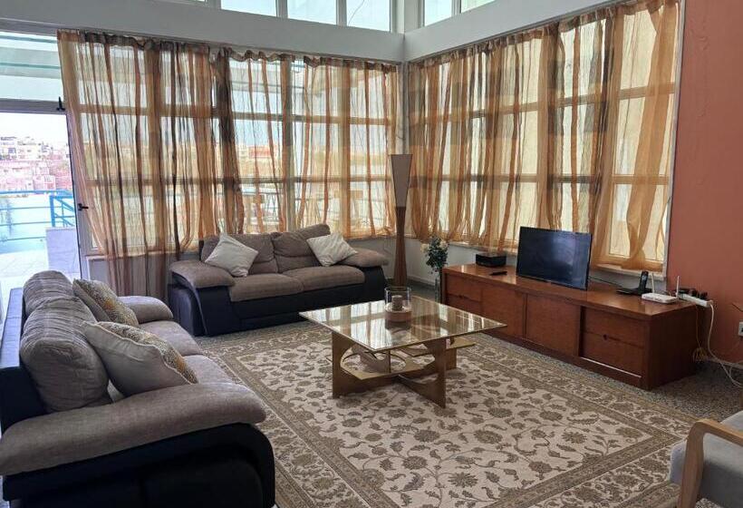 اتاق استاندارد با سرویس بهداشتی مشترک, Techas Mansion Guesthouse