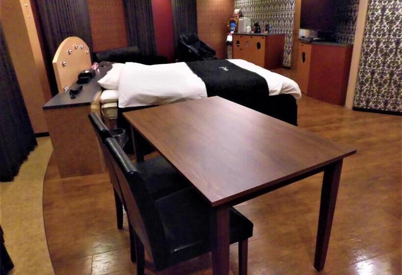 小型套房, ホテル エス