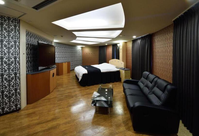 小型套房, ホテル エス