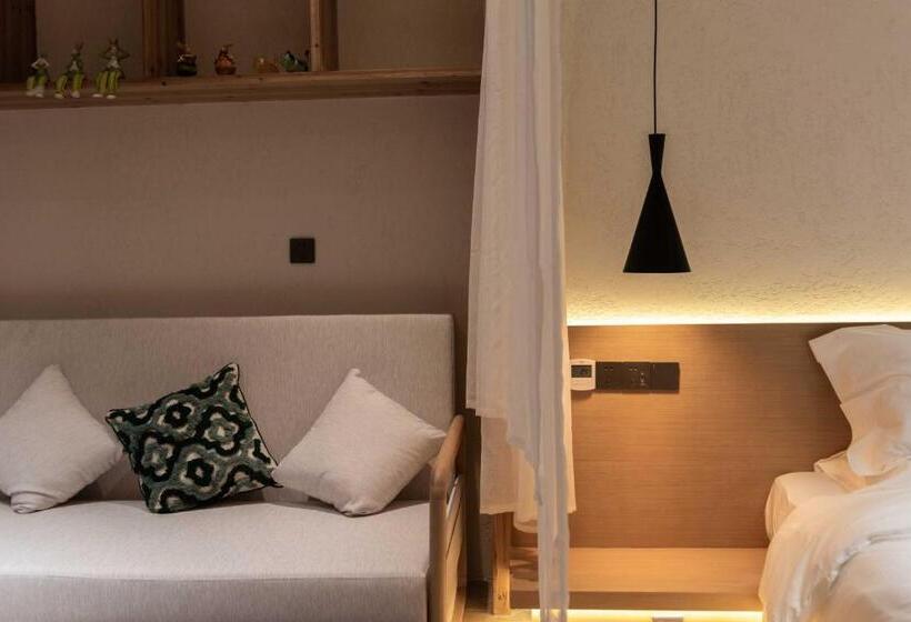 Estudio Estándar Vista Piscina, 夕下青野民宿 The Setting Sun