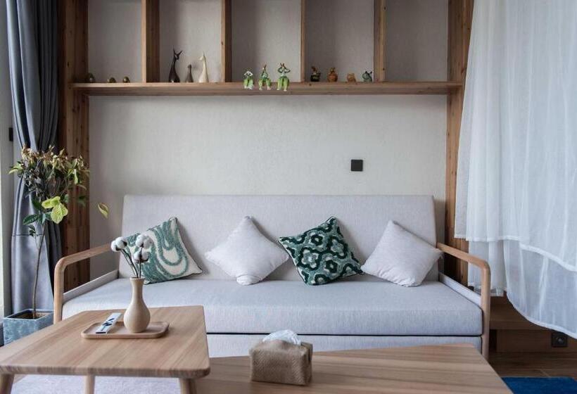 Estudio Estándar Vista Piscina, 夕下青野民宿 The Setting Sun