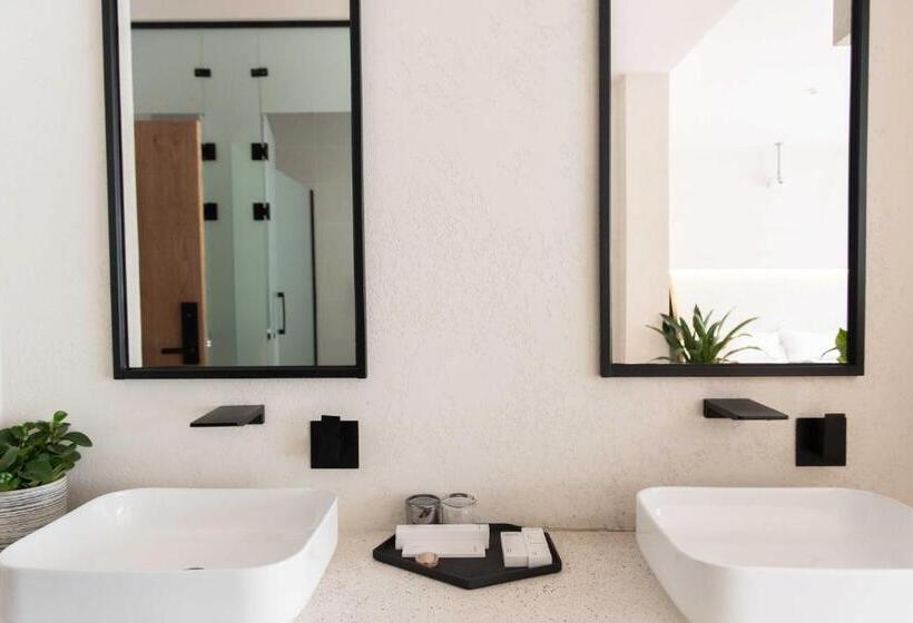 Estudio Superior, 夕下青野民宿 The Setting Sun