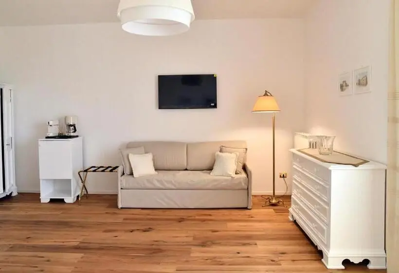 Standard Neljän Hengen Huone, Casa Feremi