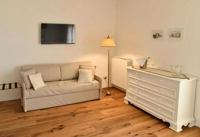 Standard Neljän Hengen Huone, Casa Feremi