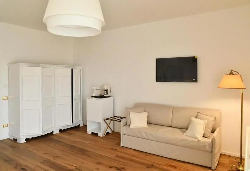 Standard Neljän Hengen Huone, Casa Feremi