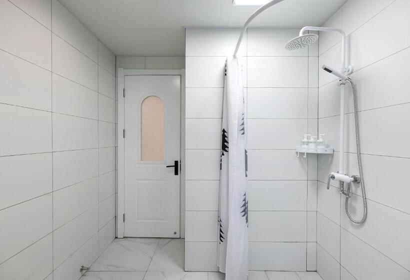 غرفة قياسية رباعية, 上海丽芸精品民宿 Irene S House