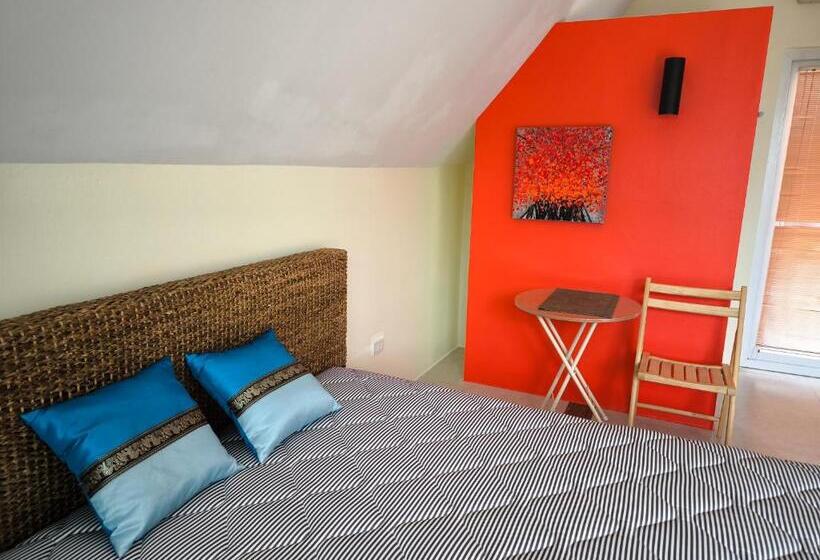 バルコニー付きデラックスルーム, Blue Haven Bay Villa And Resort Apartments